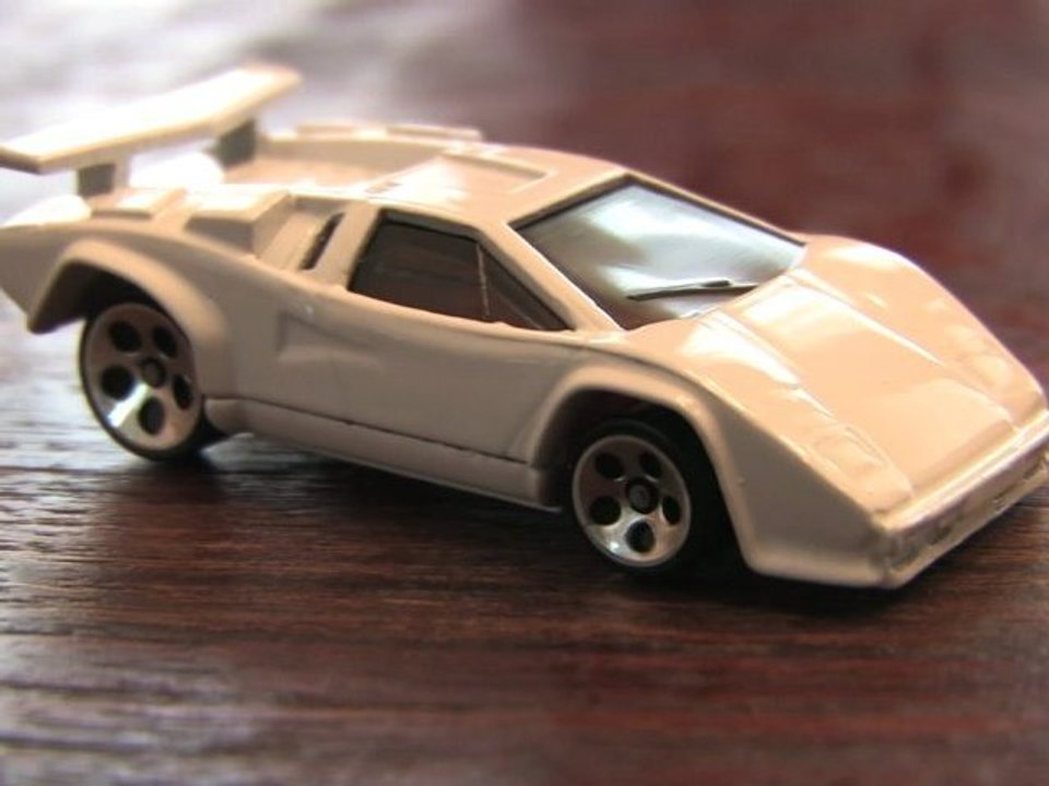 CGR Garage - LAMBORGHINI COUNTACH (1987) Hot Wh...