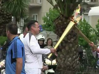 Grecia entrega llama olímpica