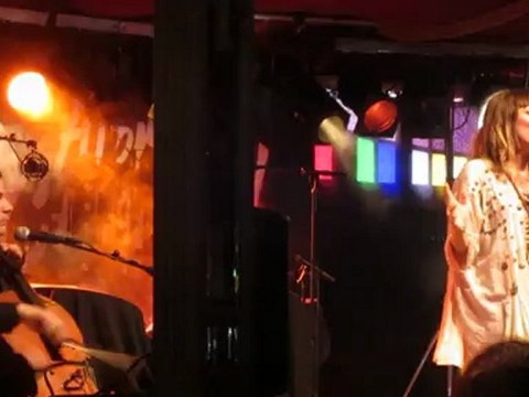 Anouk AÏATA en Concours pour les Découvertes ALORS; CHANTE... 2012 au MAGIC MIRRORS de MONTAUBAN