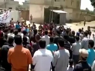 Télécharger la video: Syria فري برس ‫درعا نامر مظاهرة صباحية وهتاف رائع خافوا الله ياعرب 17 5 2012‬ Daraa