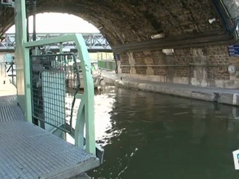 Sports Loisirs : Navigation fluviale : passer une écluse de canal