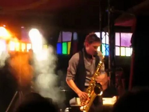 TIOU en Concours pour les Découvertes ALORS; CHANTE... 2012 au MAGIC MIRRORS de MONTAUBAN