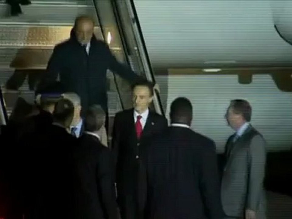 Monti arrives for G8