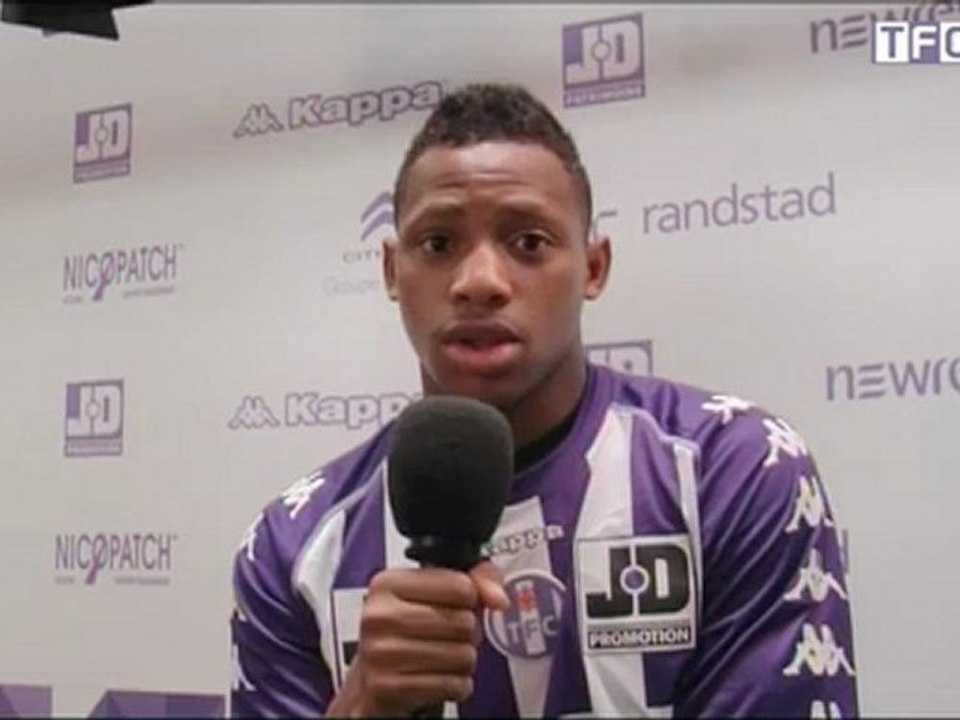 Y. AGUEMON signe son premier contrat professionnel