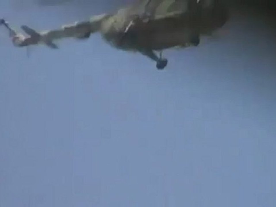 Syria فري برس حماه المحتلة تحليق الطيران المروحي في سماء المدينة  18 5 2012 Hama