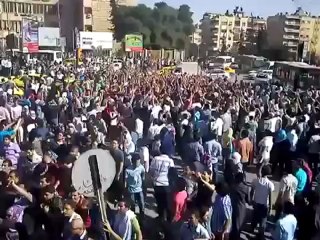 Syria فري برس حلب  الجامعة حشود غفيرة في الساحة 17 5 2012 Aleppo