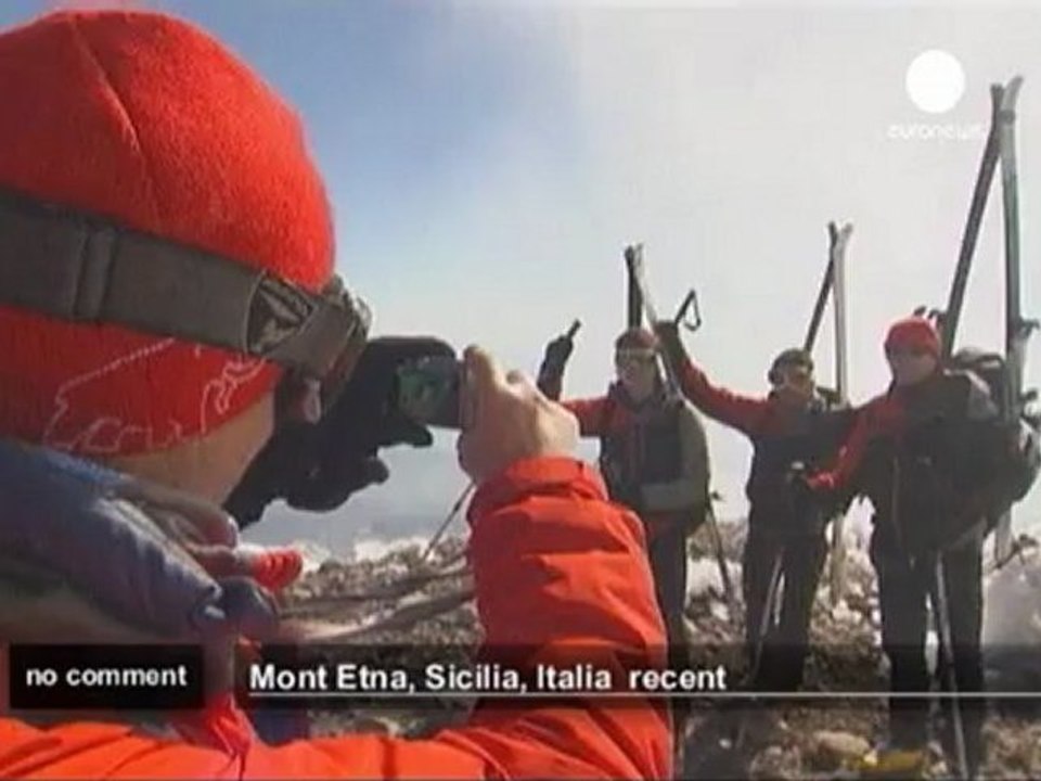 Speed flying on Mount Etna - no comment