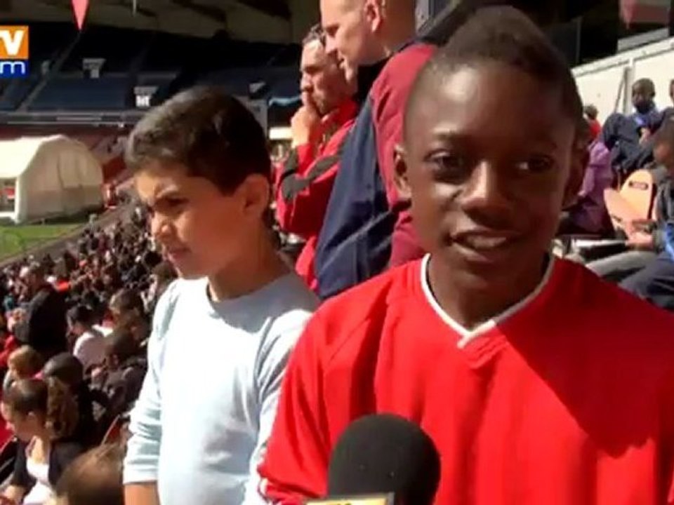 PSG en Ligue des Champions : les jeunes supporters enthousiastes