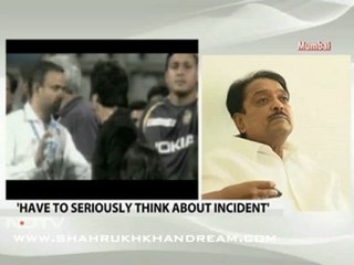 SRK was allegedly in no mood to listen Vilasrao Deshmukh on Wankhede controversy.