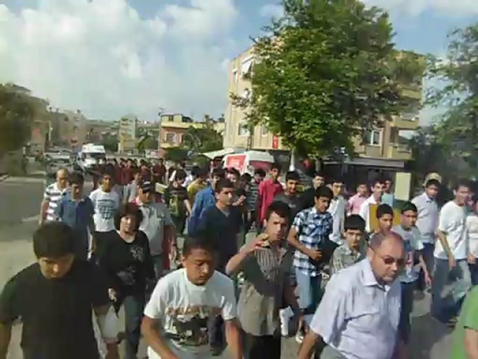 19 Mayı 2012 Kutlamalarında Halk yürüyüşü. (SİLİFKE)