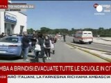 Esplosione a Brindisi: muoiono due studentesse. Sindaco:...
