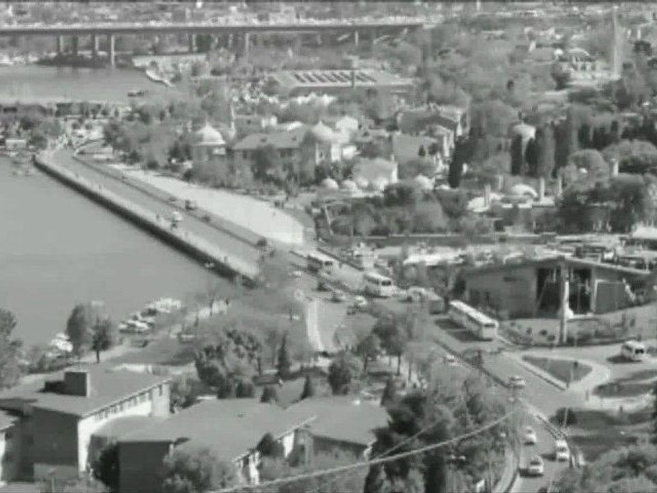 ISTANBUL'S - Black & White live