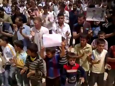 Syria فري برس ريف حلب رتيان مظاهرة حاشدة جمعة أبطال جامعة حلب 18 5 2012 Aleppo
