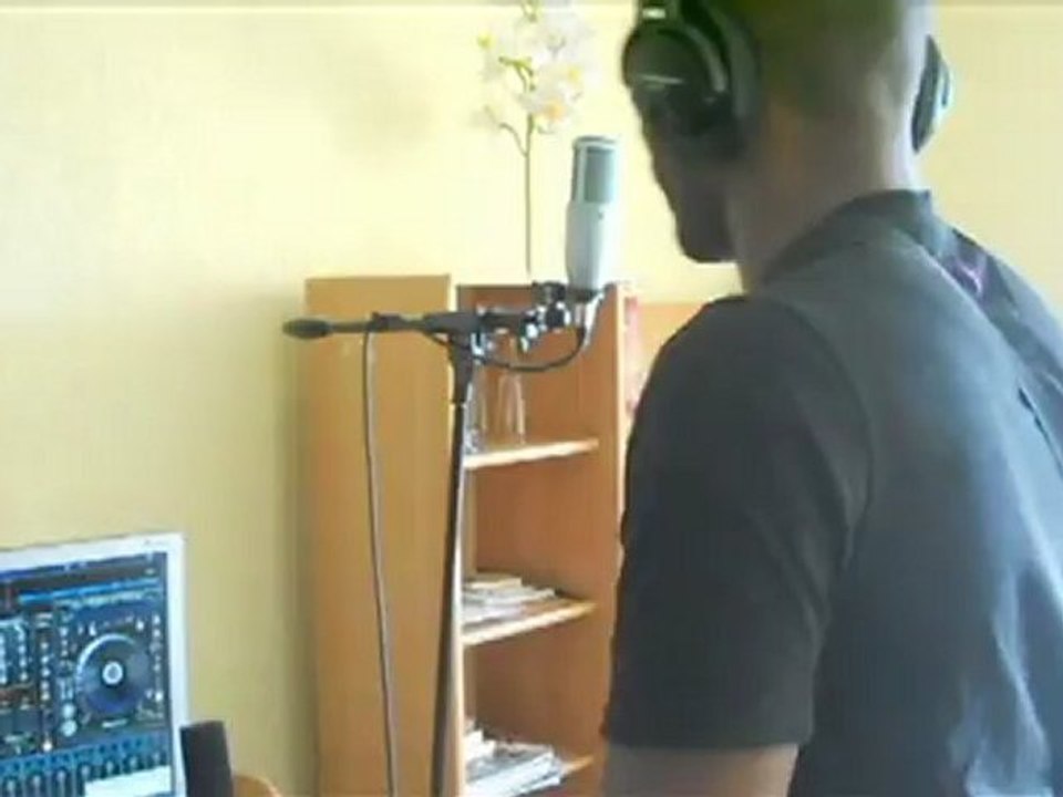 Xo live à la case ( titre Baby )
