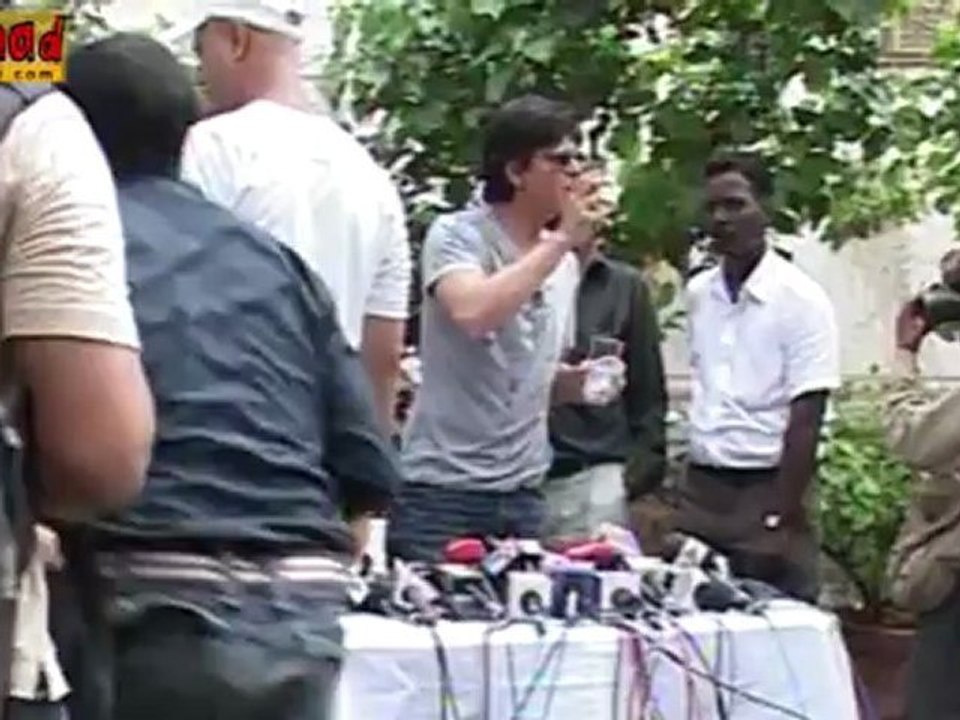 Drunk Shahrukh Khan ABUSES MCA Officials at Wankhede Stadium
