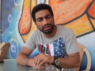 HOT Sunny Leone goes MOBILE...