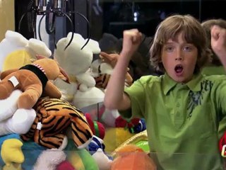 Ti-gars prisonnier de la machine à toutous