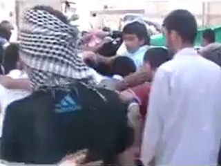 Tải video: Syria فري برس حلب حي المرجة جمعة أبطال جامعة حلب 18 5 2012 ج3 Aleppo