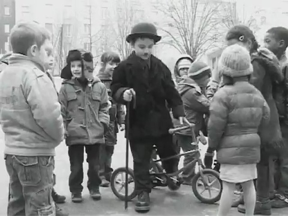 P11 charlot maitre d'ecole