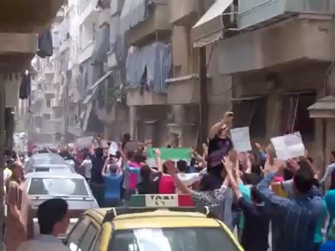 Syria فري برس حلب مغاوير صلاح الدين منطلقين من جامع بلال 18 5 2012 Aleppo