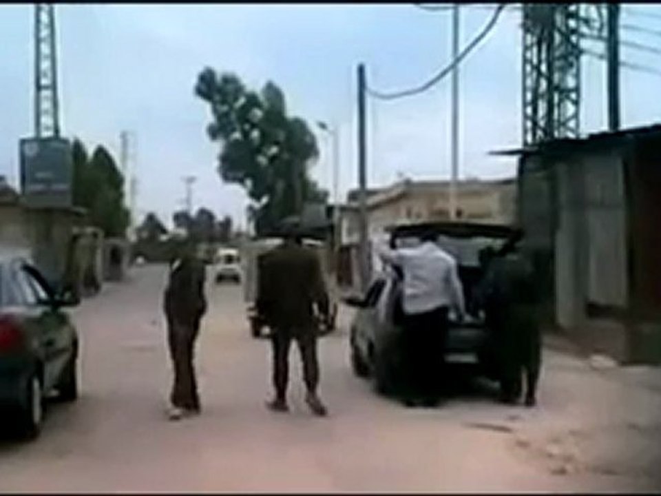 Syria فري برس ريف دمشق داريا  حاجز بالقرب من جامع مصعب   18 5 2012 Damascus