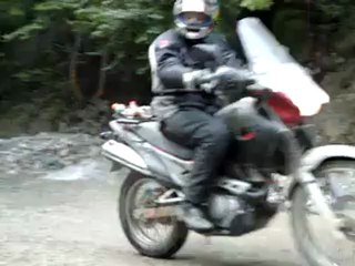 Esquel Los Alerces cruzando aguita Ch y Cr