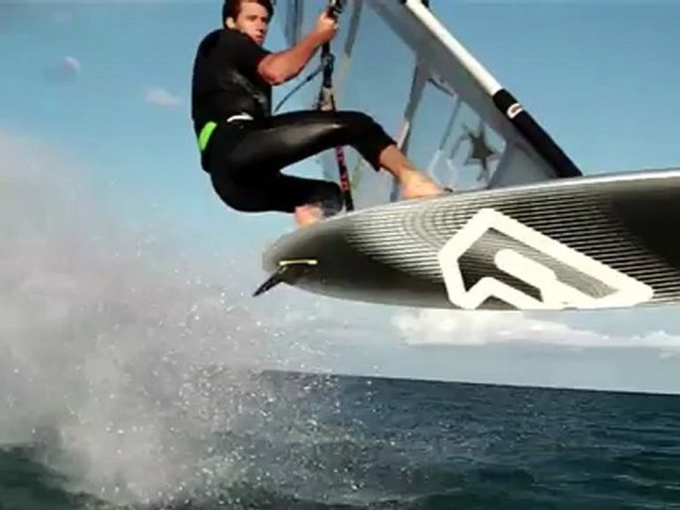 Run Away by Damien Nico / 2012 Defi Wind amator film festival co-winner