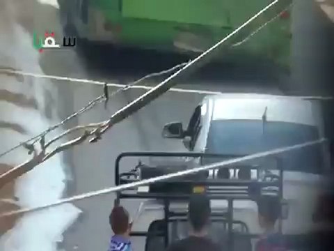 Syria فري برس ريف دمشق سقبا الباص الذي تم تدميره بعد الانشقاق 19 05 2012 ج2 Damascus