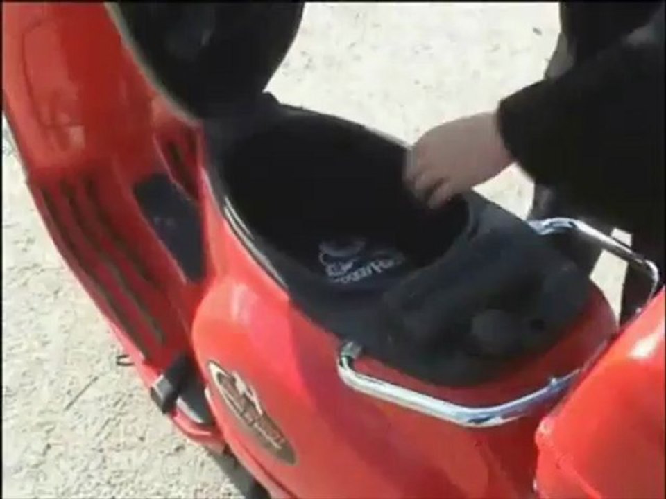 02 DE Froggy Rider Tab, Anbringung der Beindecke innerhalb weniger Sekunden.