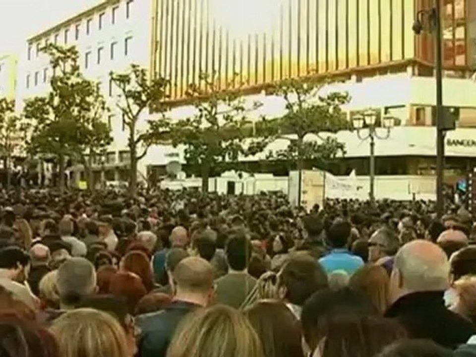 Residents mourn bomb victim