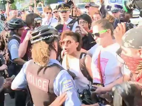 Protestors march to demand Chicago frees activists