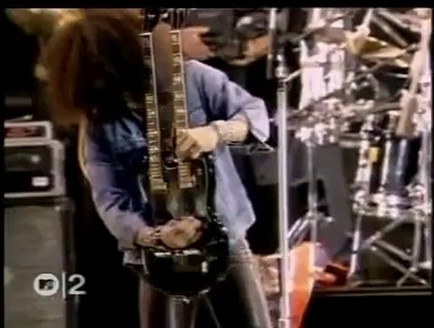 Guns N' roses - Knocking on heavens door (concert live)