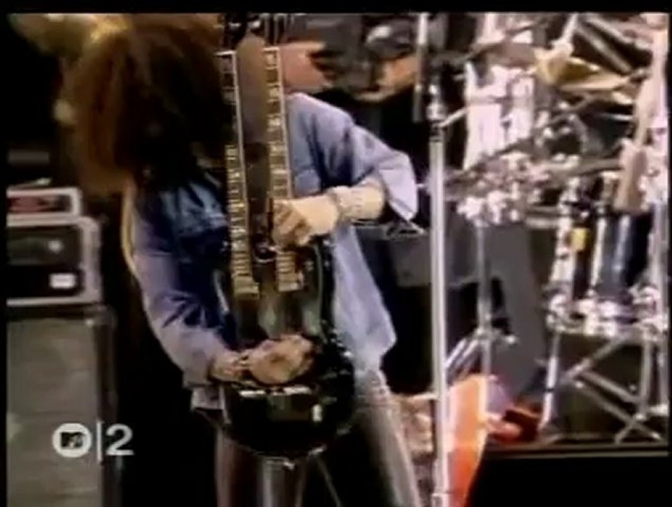 Guns N' roses - Knocking on heavens door  (concert live)