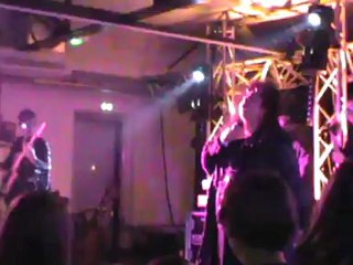 Pascal j aime ce morceau aussi. Tu as une voix sublime ;-)