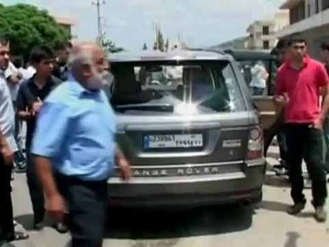 Lebanese forces kill two Syrian opposition members