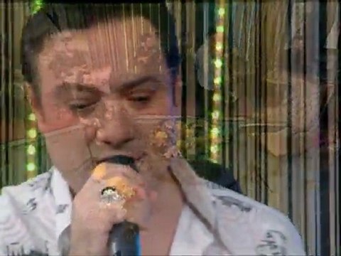 SÜRMELİ GÖZLERİN SÜRMEYİ NEYLER Ayhan Aşan'dan OLİMPİST KOMPLE MUTFAK'IN KATKILARIYLA