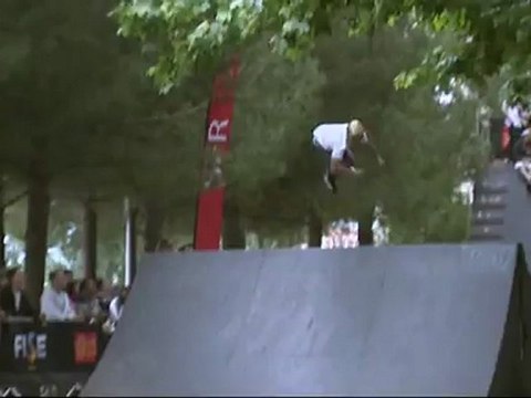 FISE 2012 Roller Slopestyle Pro Final-1st: Romain GODENAIRE