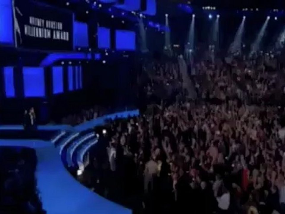 BBMA 2012 | Whitney Houston Tribute: Whoopi Goldberg, John Legend, Jordin Sparks, Pat Houston, Bobbi Kristina (finallybrave.com)