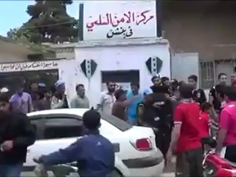 Syria فري برس إدلب بنش زيارة لجنة المراقبين الأممين للمدينة 20 5 2012ج4 Idlib