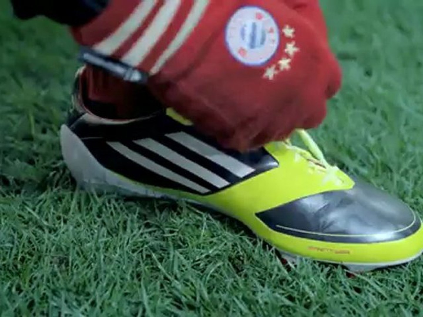Robben vs. Robben: adidas F50 adiZero miCoach ad - video Dailymotion