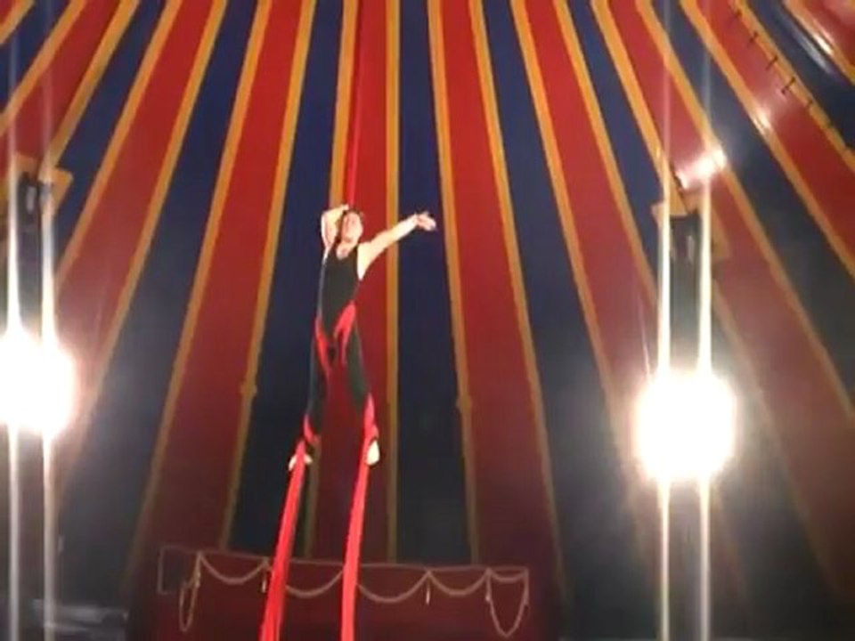 DUO ARTEM & MELANIJA-duo silk-presents Art agency Valentino