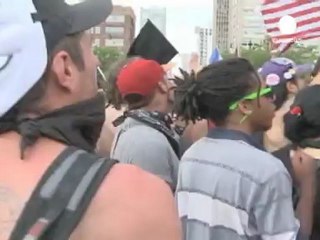 Nato, in strada a Chicago proteste e repressione