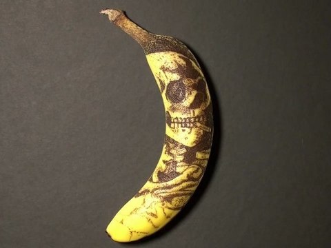 Tatouage sur une banane