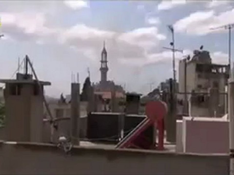 Syria فري برس حمص تصاعد الدخان من منازل المدنيين في حمص القديمة 20 5 2012 Homs