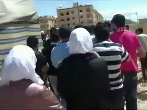 Syria فري برس حلب حي الزهراء أمام بيت الشهيد أنس أورفلي 20 5 2012ج1 Aleppo