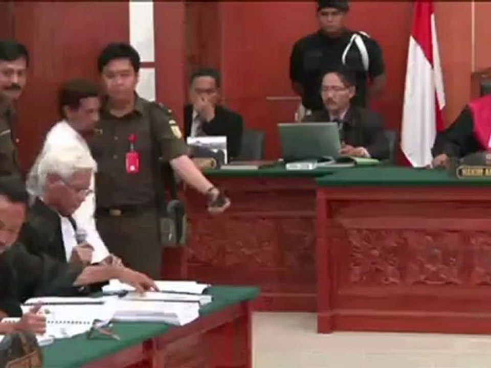 Prosecutors seek life term for Bali bombmaker