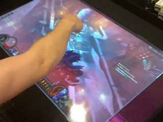 Diablo 3 - Jouez à Diablo 3 avec la Microsoft Surface 2.0