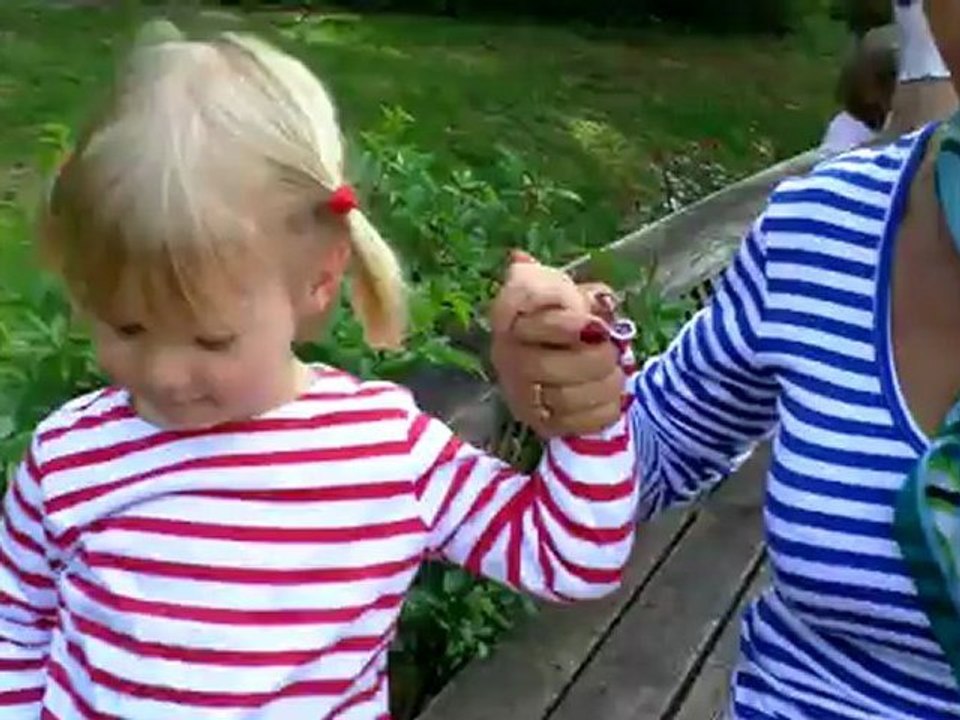 lison et lucie au parc floral