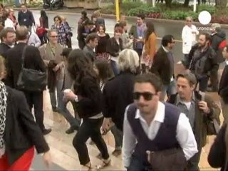 Una risata vi seppellirà