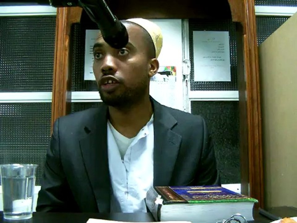 Mohamed Bajrafil - Pourquoi les musulmans ne mangent pas de porc ?